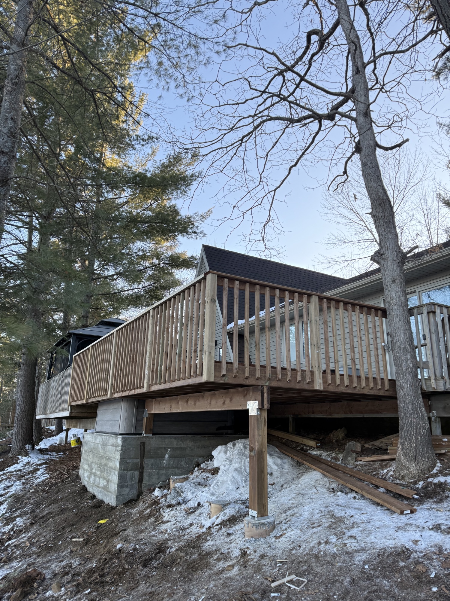 Muskoka — the new cedar deck, framing wrapped up